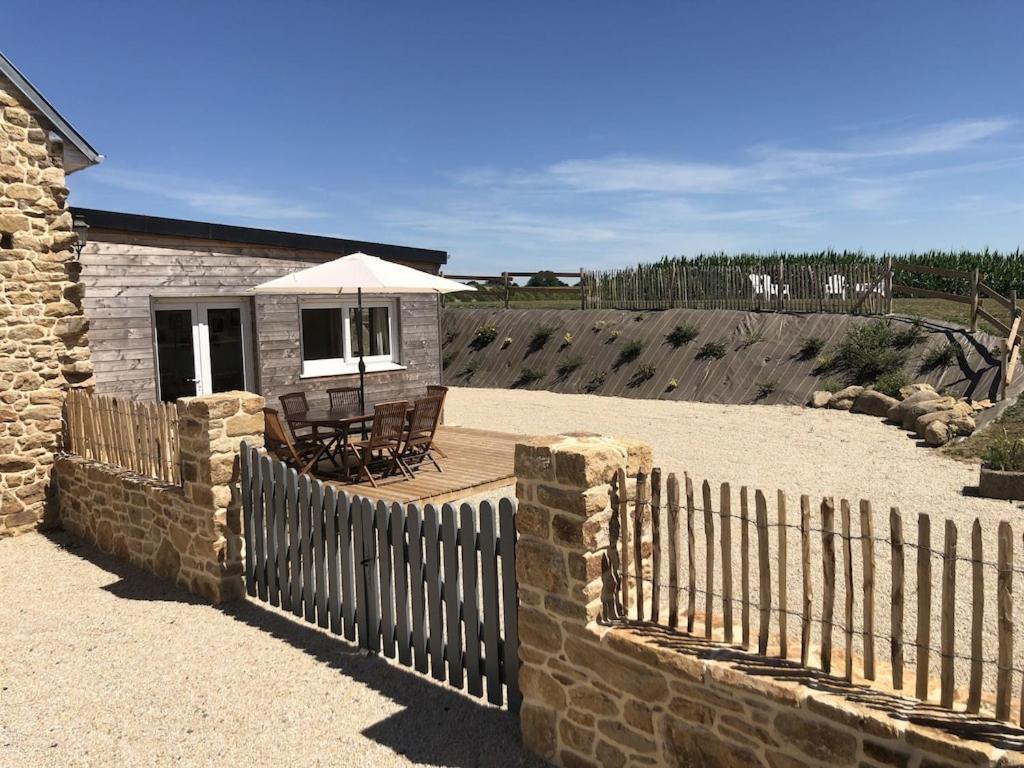 Charmante Maison De Campagne En Pierres Et Bois Sartilly-Baie-Bocage Extérieur photo
