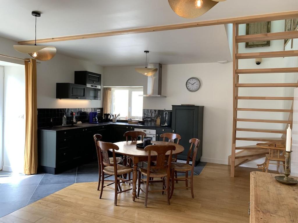 Charmante Maison De Campagne En Pierres Et Bois Sartilly-Baie-Bocage Extérieur photo